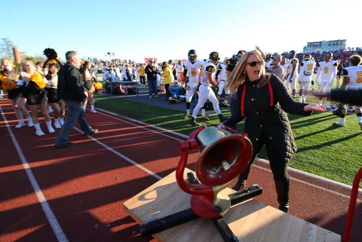 Stevie Baker-Watson Rings the Monon Bell